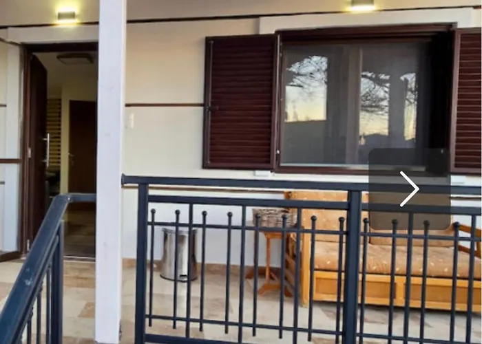 Like 度假居 Ofrínion